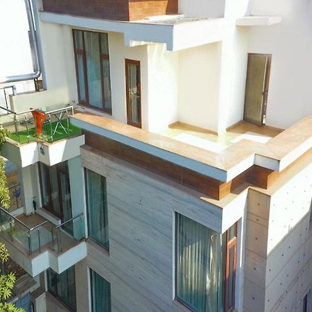 Lime Tree Hotel Sushant Lok Gurgaon Sector 29 Next To Iffco Chowk Metro Eksteriør billede