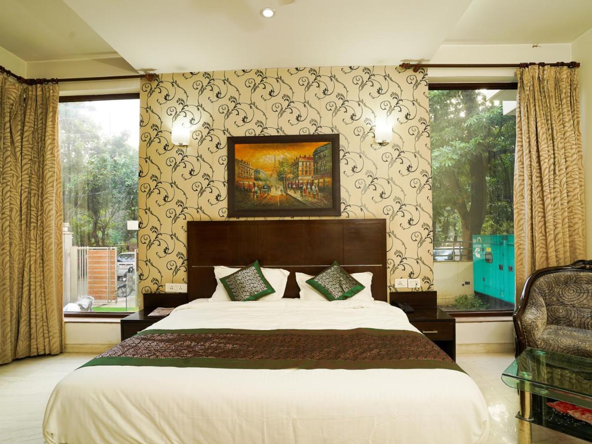 Lime Tree Hotel Sushant Lok Gurgaon Sector 29 Next To Iffco Chowk Metro Eksteriør billede