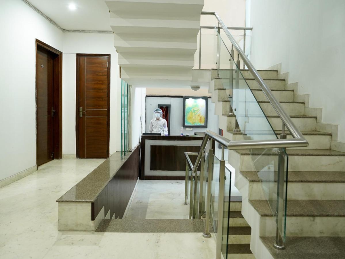 Lime Tree Hotel Sushant Lok Gurgaon Sector 29 Next To Iffco Chowk Metro Eksteriør billede