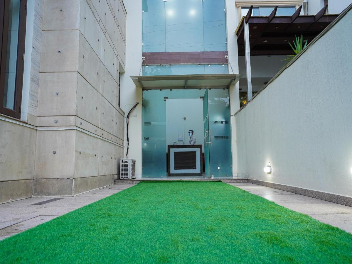 Lime Tree Hotel Sushant Lok Gurgaon Sector 29 Next To Iffco Chowk Metro Eksteriør billede