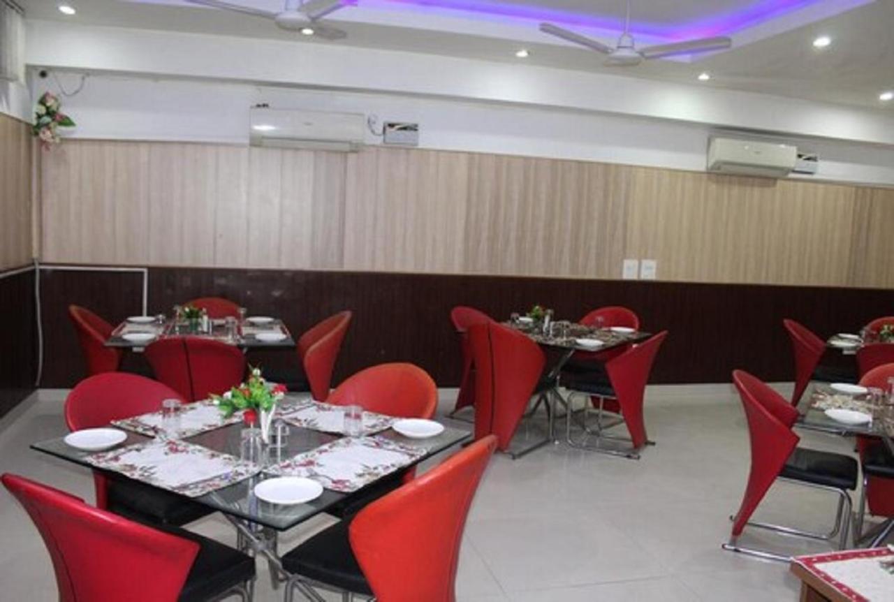 Lime Tree Hotel Sushant Lok Gurgaon Sector 29 Next To Iffco Chowk Metro Eksteriør billede