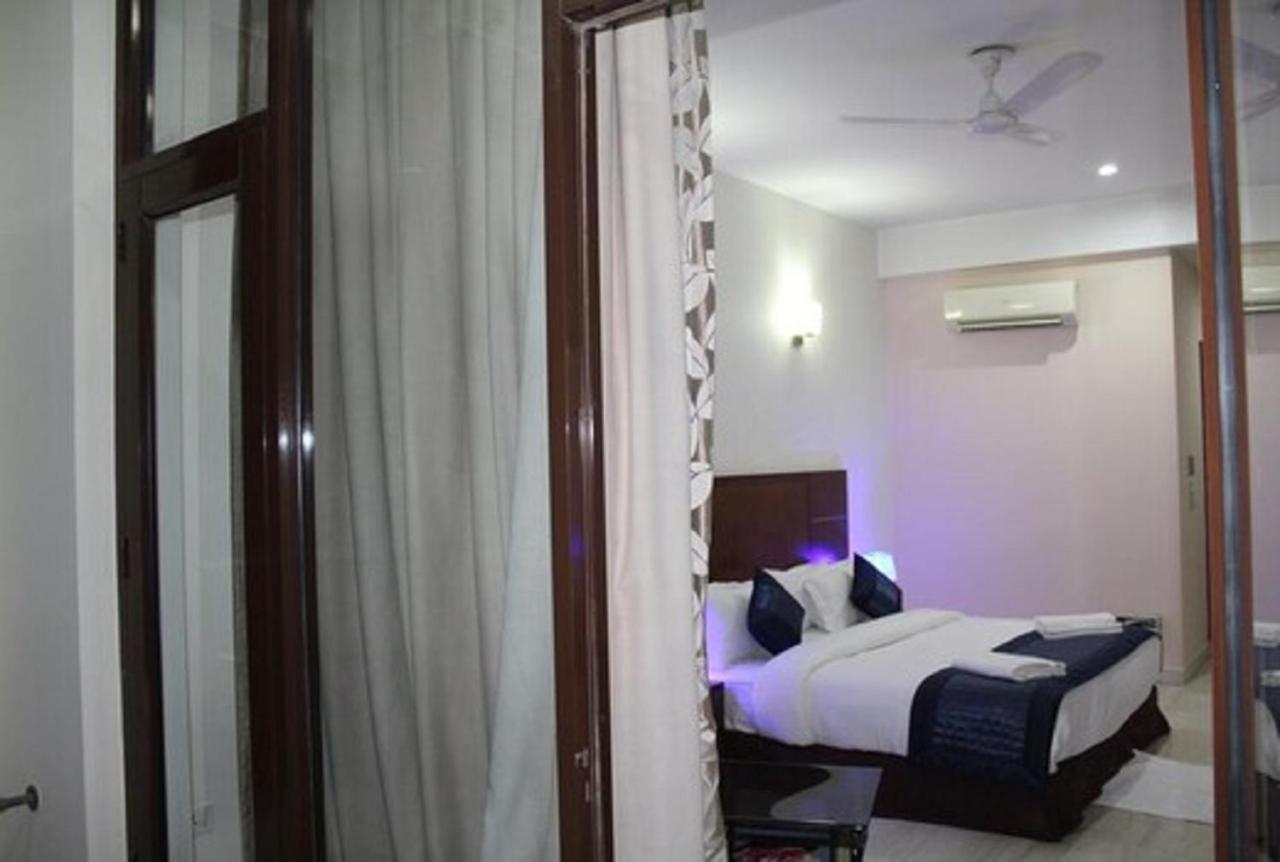 Lime Tree Hotel Sushant Lok Gurgaon Sector 29 Next To Iffco Chowk Metro Eksteriør billede
