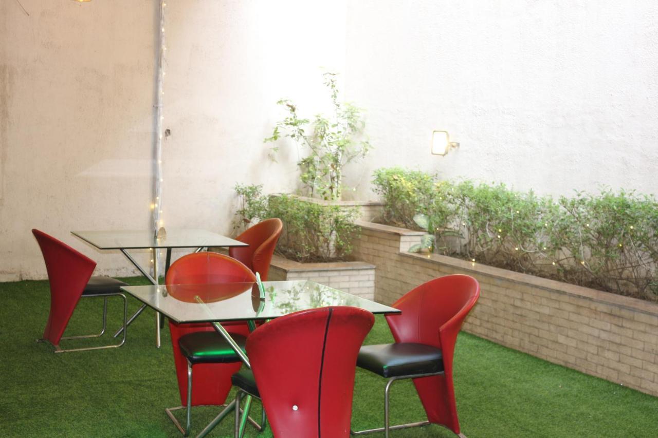Lime Tree Hotel Sushant Lok Gurgaon Sector 29 Next To Iffco Chowk Metro Eksteriør billede