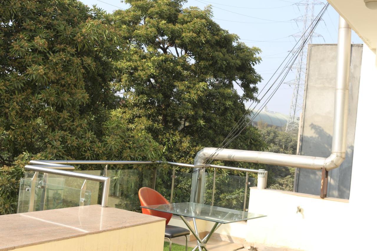 Lime Tree Hotel Sushant Lok Gurgaon Sector 29 Next To Iffco Chowk Metro Eksteriør billede