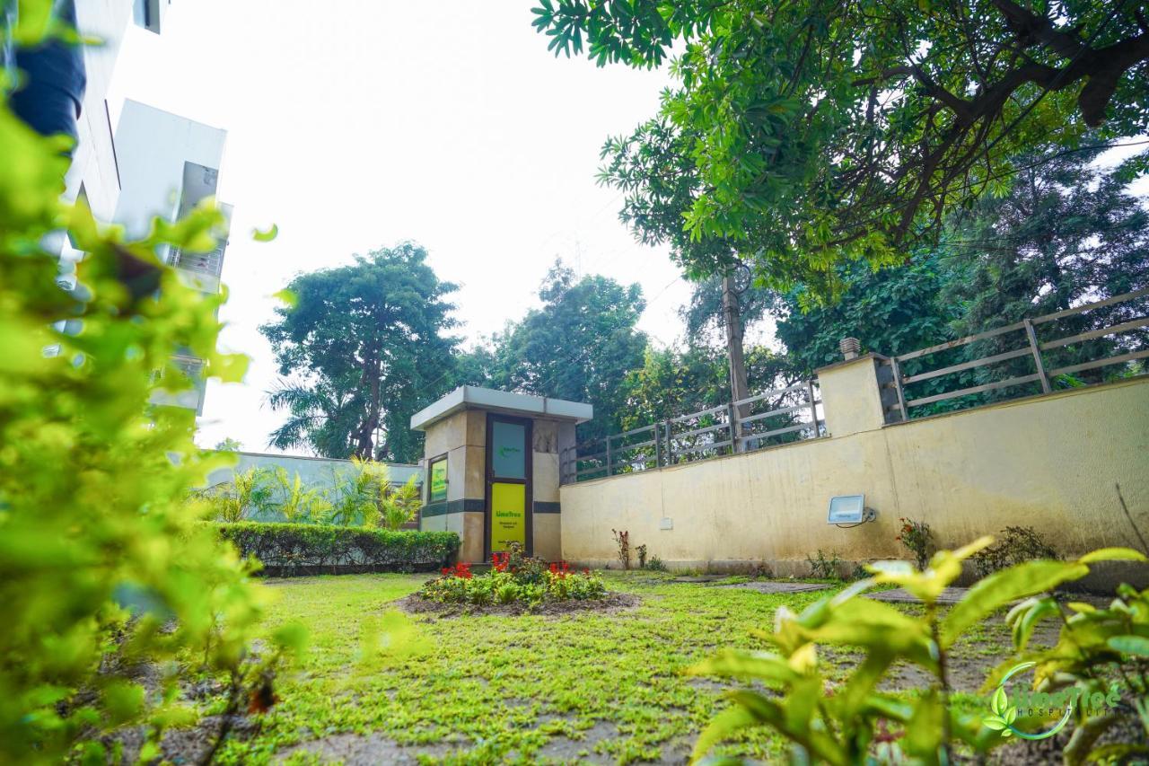 Lime Tree Hotel Sushant Lok Gurgaon Sector 29 Next To Iffco Chowk Metro Eksteriør billede